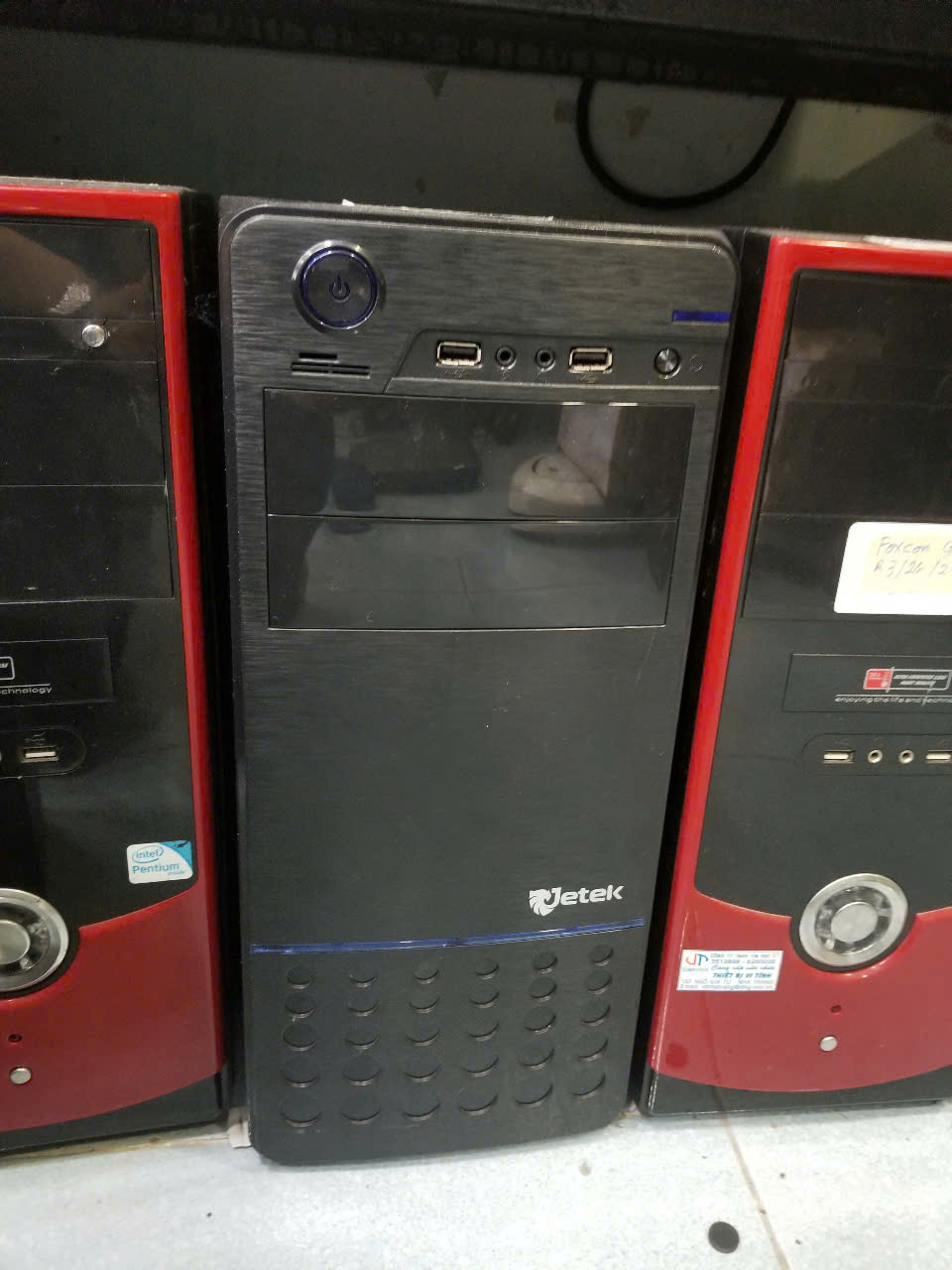 Case PC: CPU G6400; main H510 giga; Ram 8G; SSD 128 + HDD250