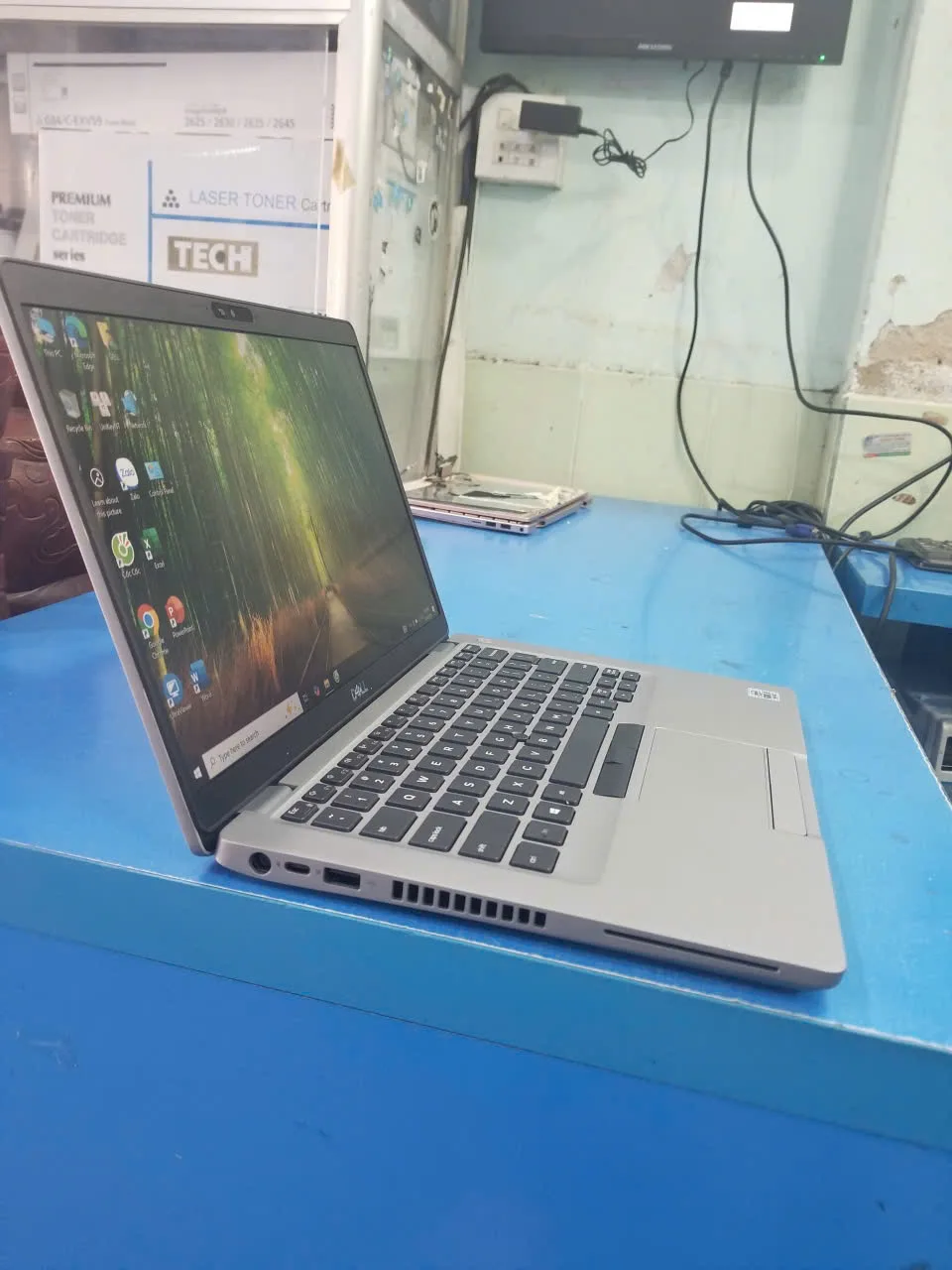 Dell latitude 5410: CPU I7-10810U; Ram 8G; SSD256
